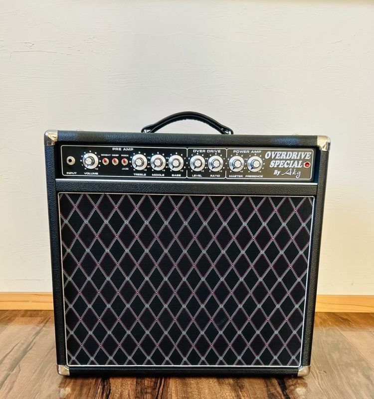 AKG 運ぶ SOUND DESIGN OVERDRIVE REVERB 22w